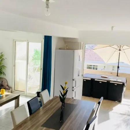 Appartement Appartement L'Ile-Rousse, 3 Pieces, 5 Personnes - Fr-1-63-286 *